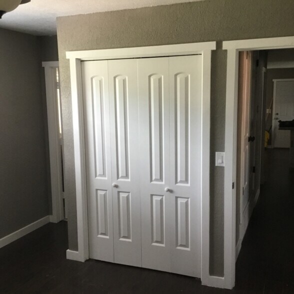 Building Photo - 2712 Palmetto Dr