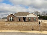 Building Photo - 697 Magnolia Ln