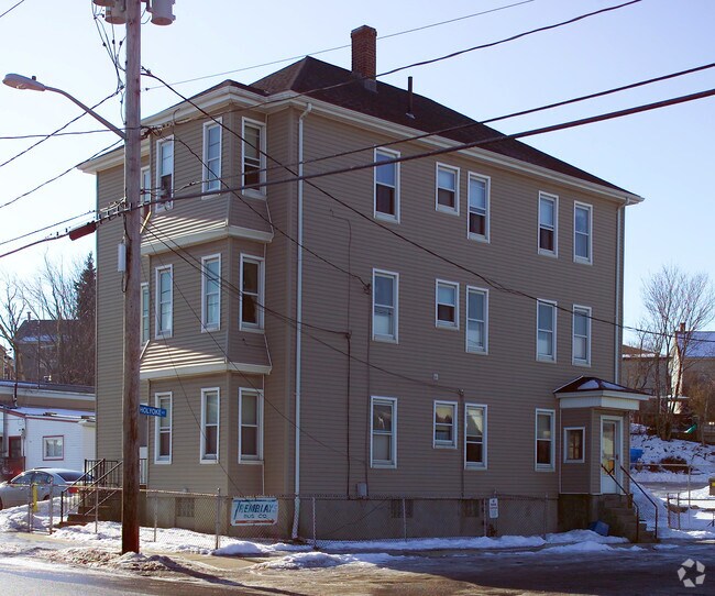 Building Photo - 743-755 Rodman St