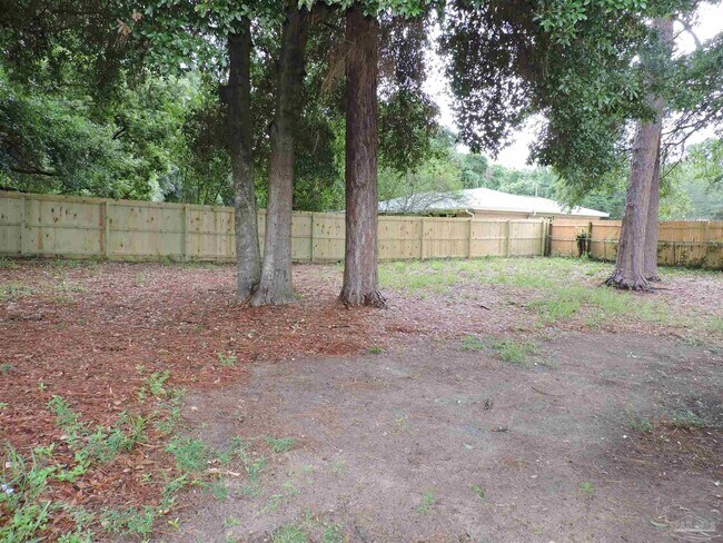 Building Photo - 7834 Charter Oaks Dr