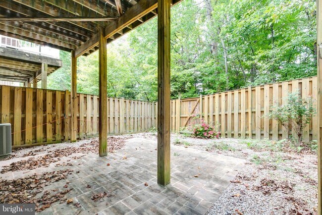 Building Photo - 2655 Glenriver Way