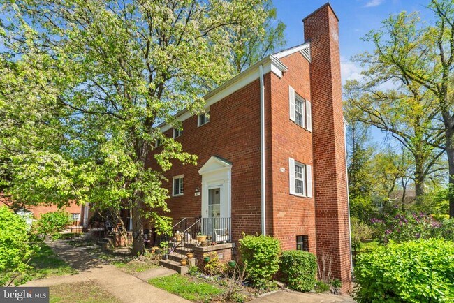 Building Photo - 1615 Mt Eagle Pl