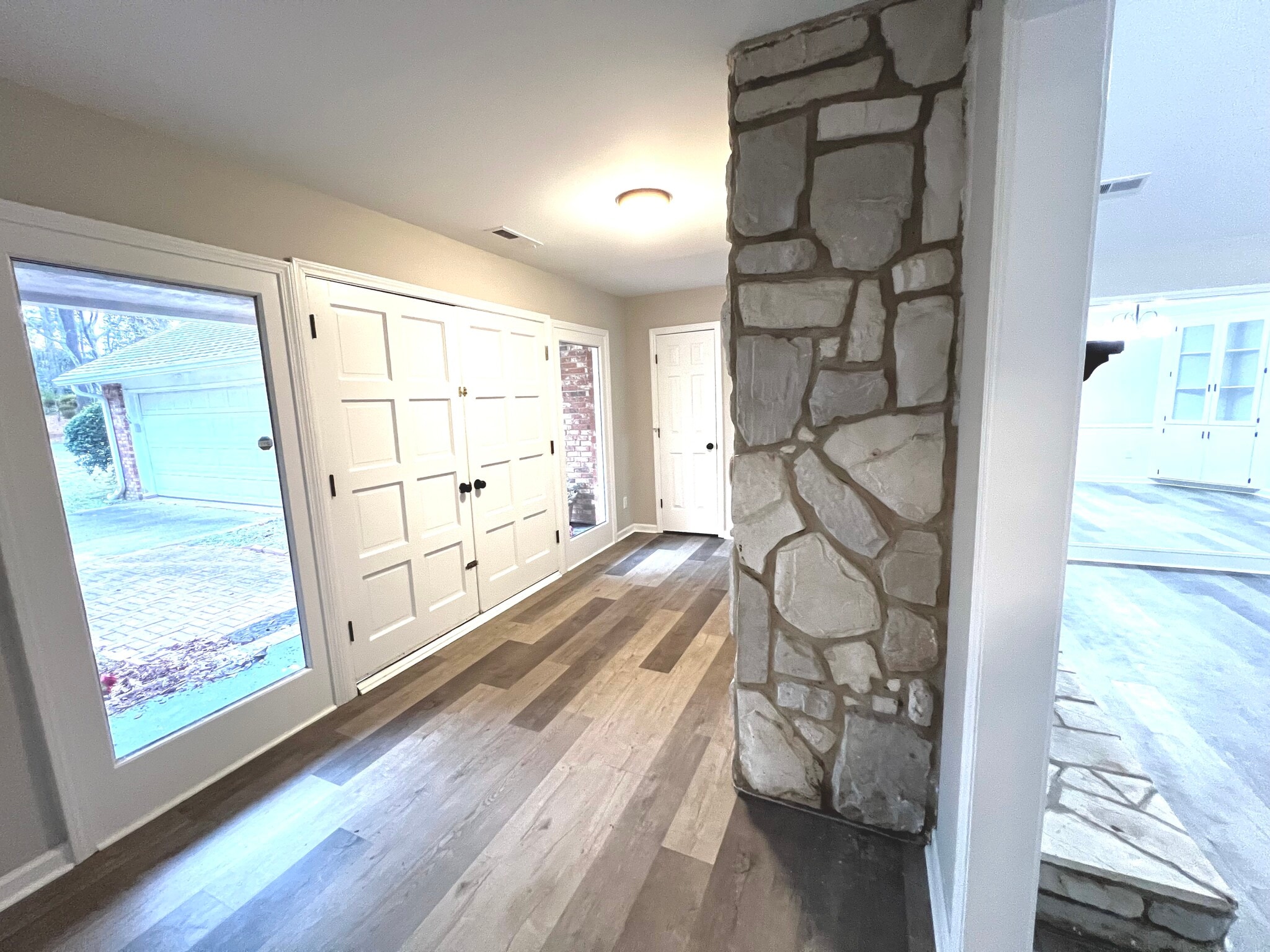 Building Photo - 2401 Clematis Trl