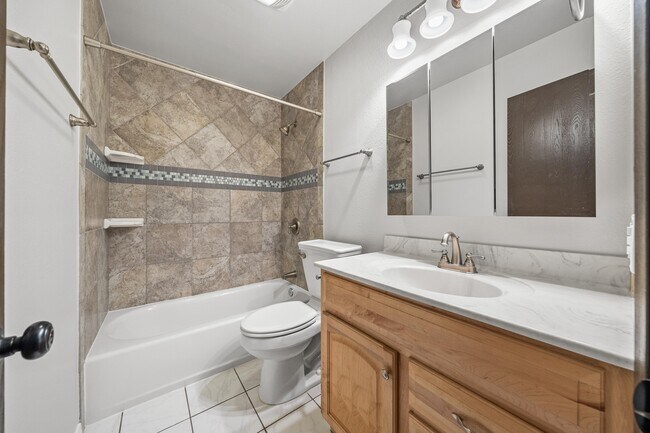 Building Photo - 9816 Costa Lago St