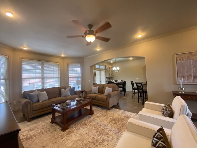 Building Photo - Broken Arrow Schools-Gated Community!