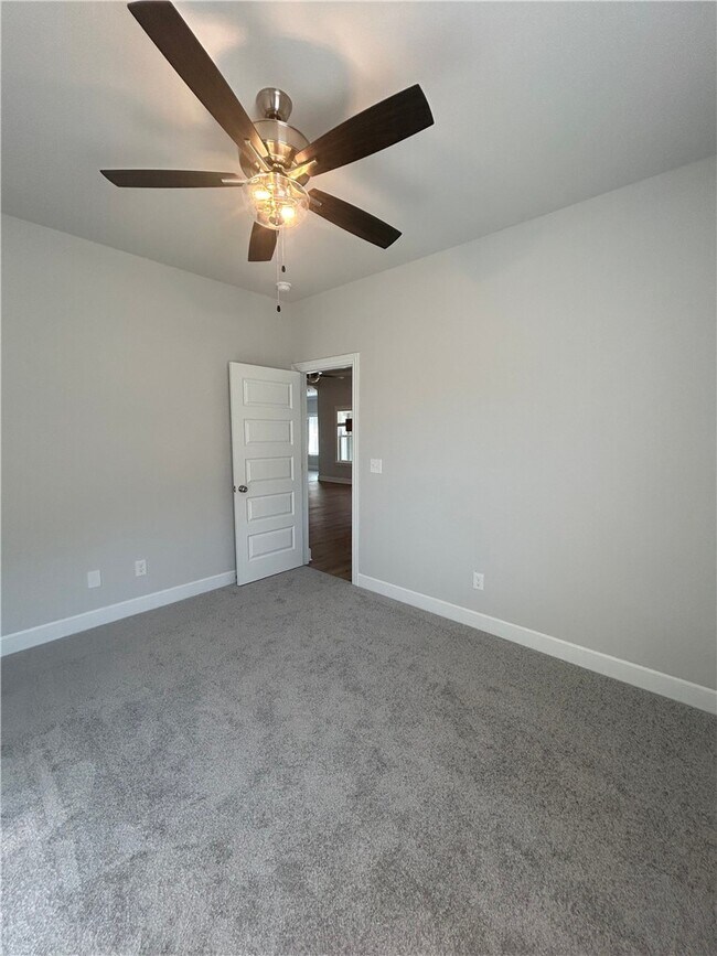 Building Photo - 2304 Salmon St