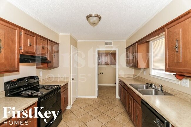 Building Photo - 6390 Star Valley Dr
