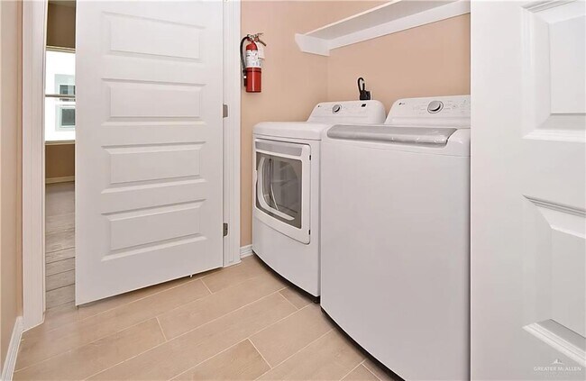 Building Photo - 23 West Dr