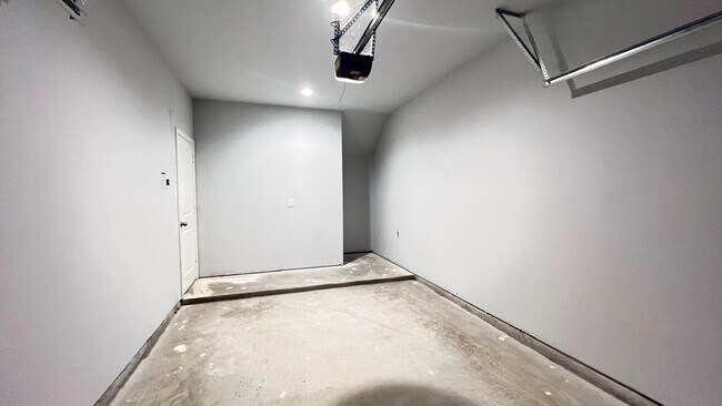Building Photo - 4922 Dalhart Dr