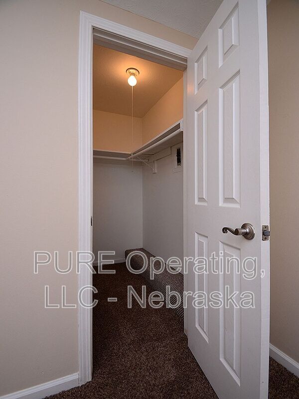 Building Photo - 612-616 N 46 St