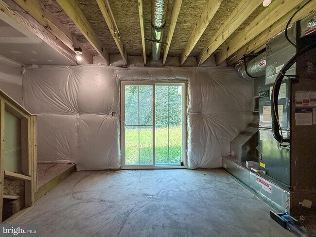 Building Photo - 33 Juniper Cir