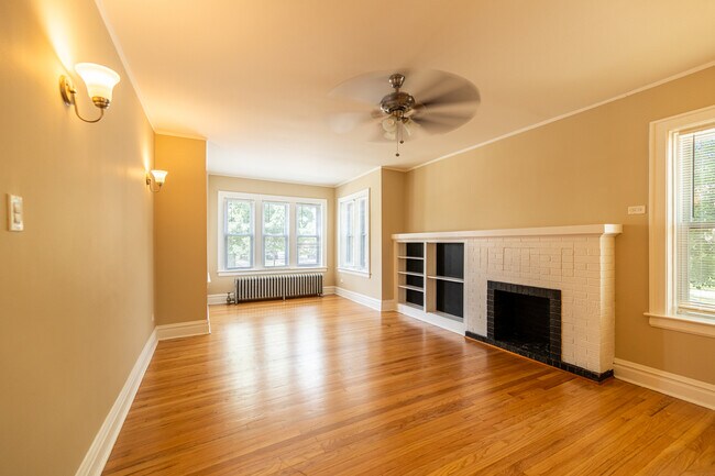 Building Photo - 4424 N Lavergne Ave