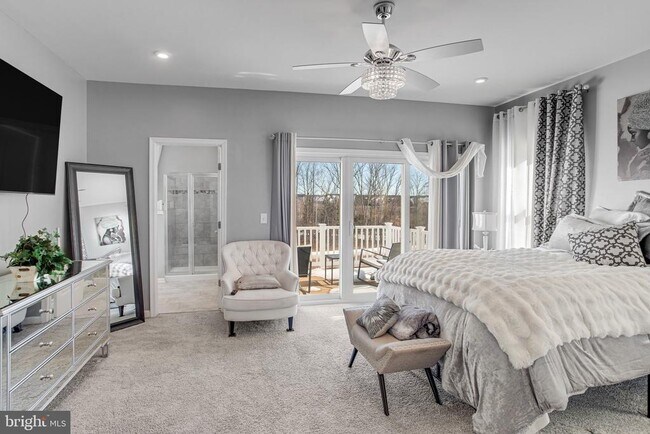 Building Photo - 12950 Blue Sky Pl