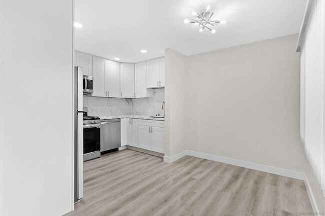 Building Photo - 3821 Marlborough Ave