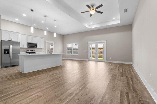 Building Photo - 5 Romana Ln