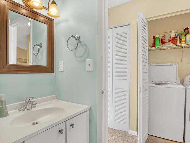 Building Photo - 6552 Chasewood Dr