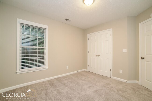 Building Photo - 878 Glynn Oaks Dr