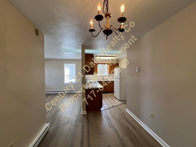 Building Photo - Beautiful 2 Bedroom Apartment on East Market Street