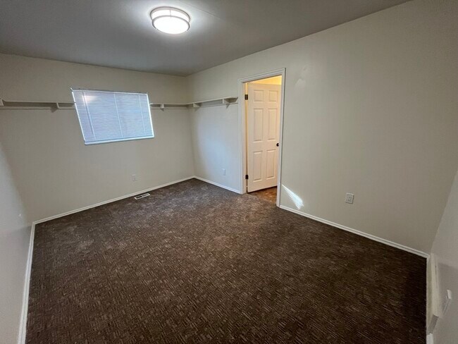 Building Photo - Remodeled West Jordan 4 Bedroom 4 Bath!