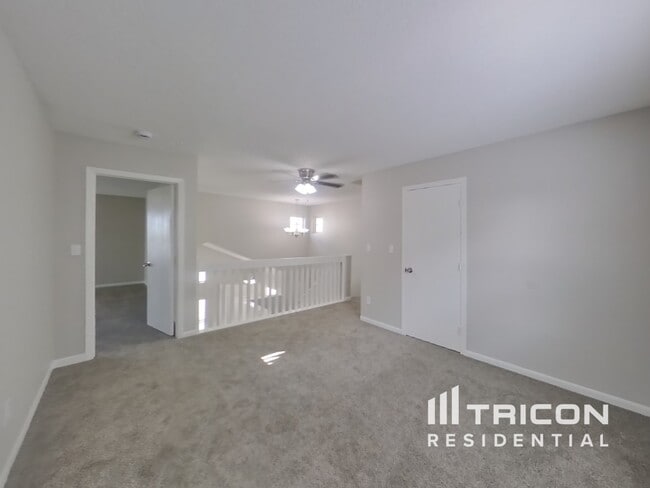 Building Photo - 607 Deer Trail Dr