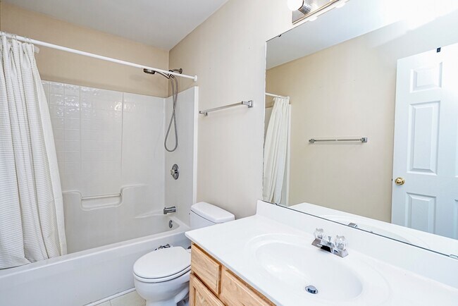 Building Photo - 545 Smoothstone Dr