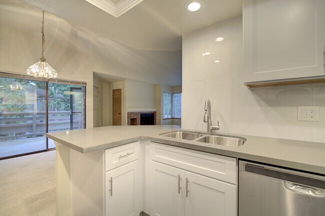 Building Photo - 1270 Bellevue Way NE