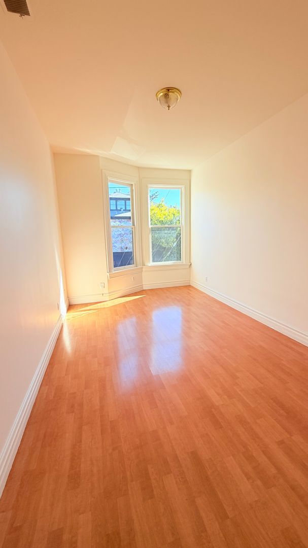 Building Photo - 932-934 Central Ave