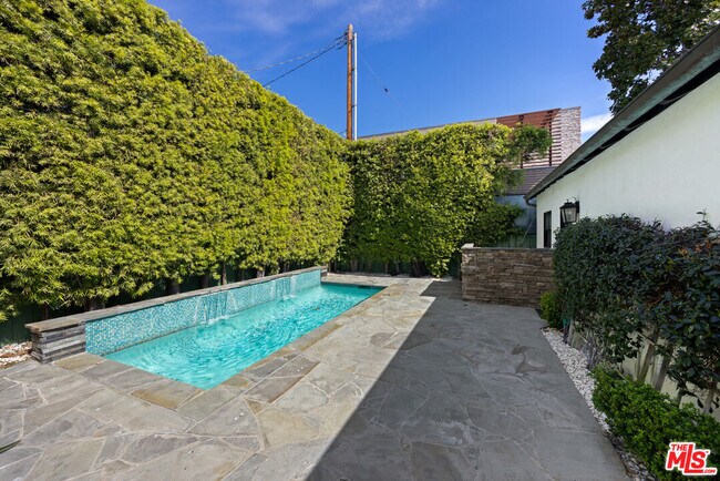 Building Photo - 4316 N Clybourn Ave