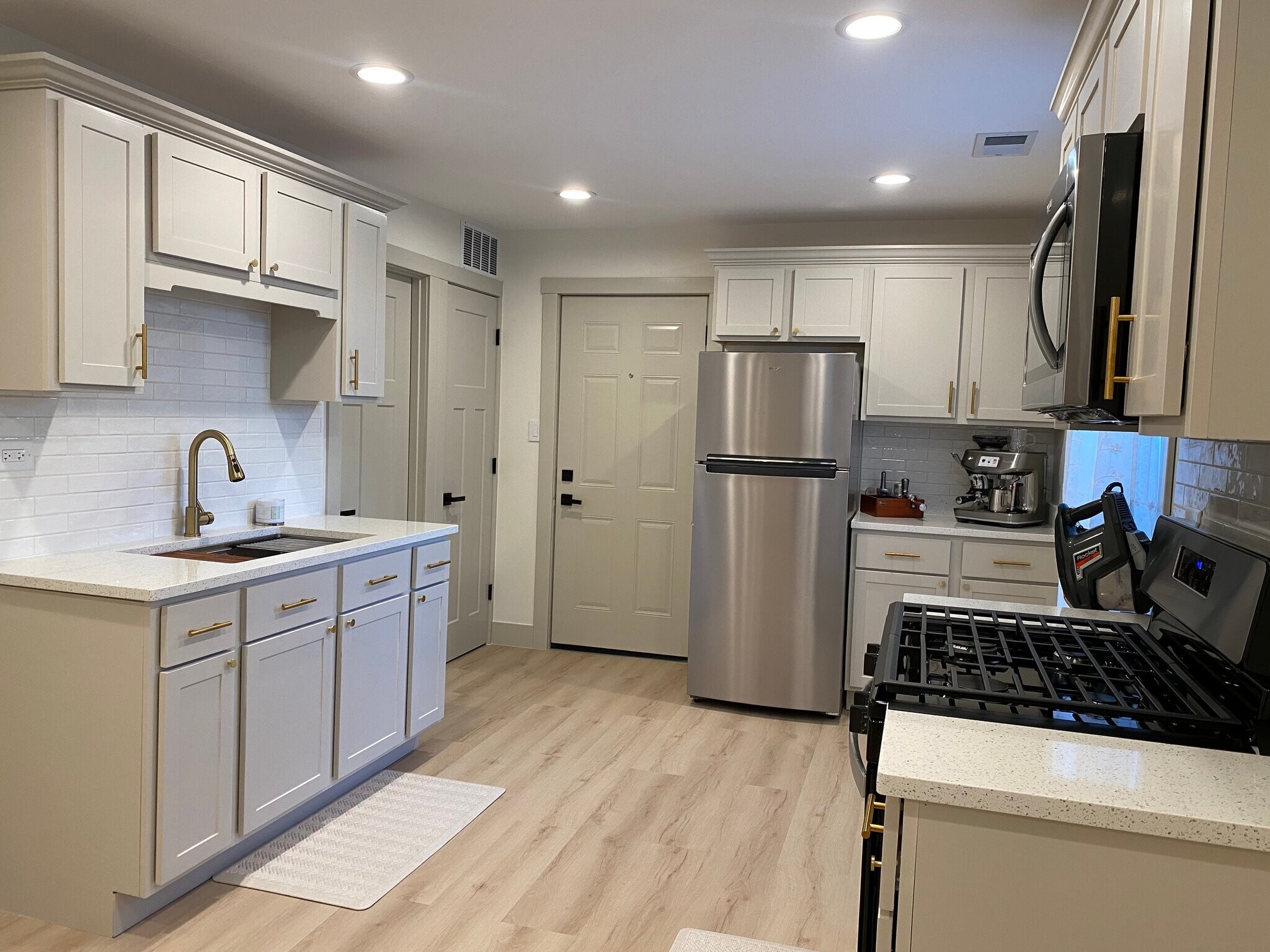 Building Photo - 3126 W 38th St