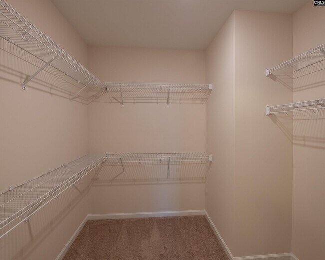 Building Photo - 945 Bergenfield Ln