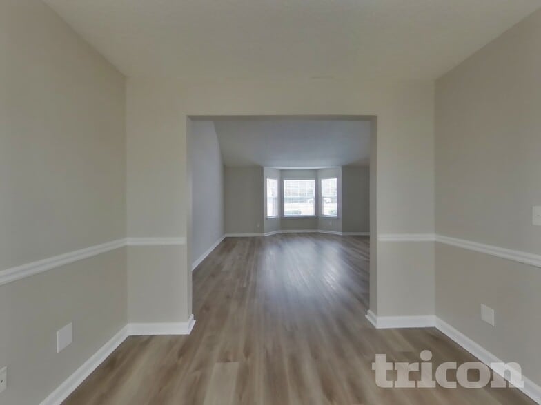 Building Photo - 1099 Sugarcreek Way