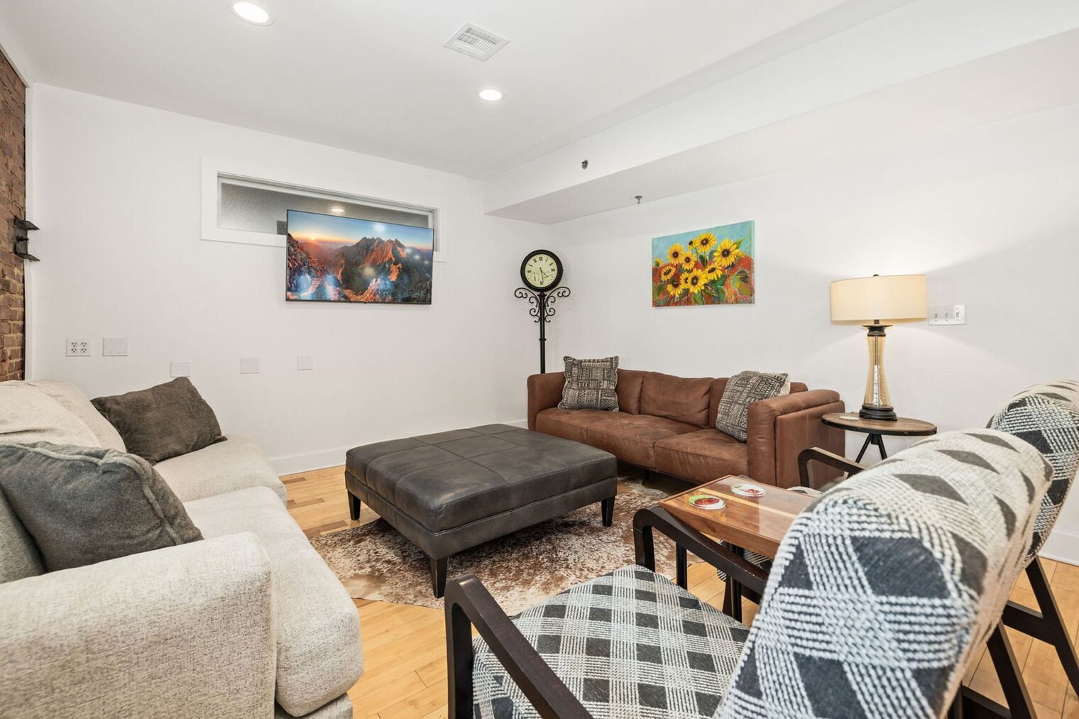 Building Photo - 339 N West Ave