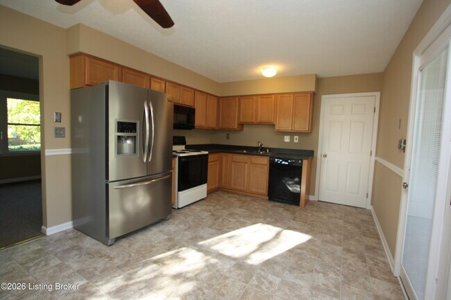 Building Photo - 6824 Hillside Dr