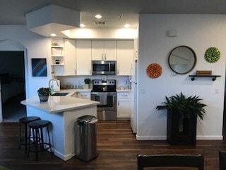 Building Photo - 705 W Queen Creek Rd