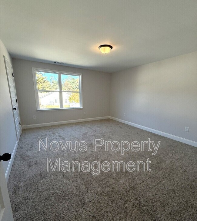 Building Photo - 108 Crest Pointe