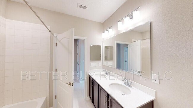 Building Photo - 91 Las Casitas Blvd