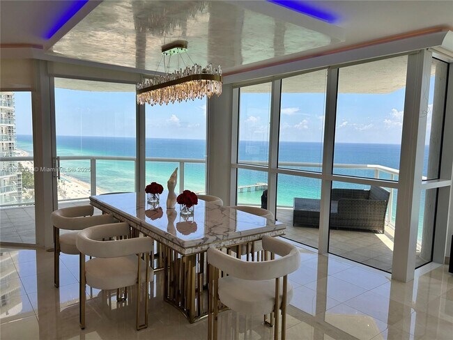 Building Photo - 16425 Collins Ave