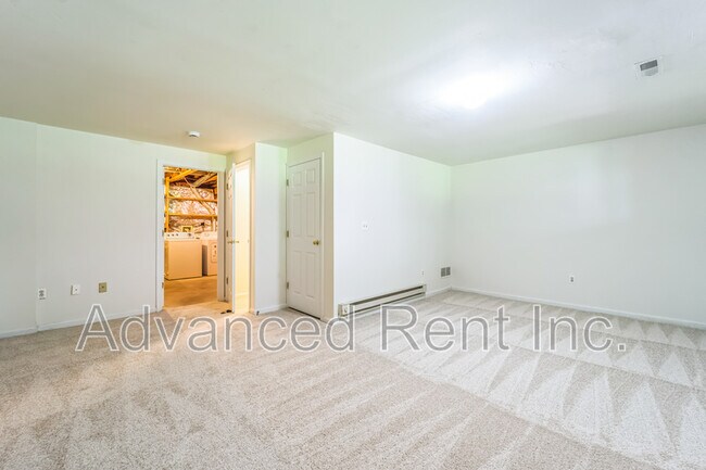 Building Photo - 8942 Quail Run Dr