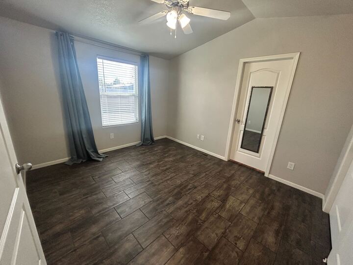 Building Photo - 530 S Alma School Rd