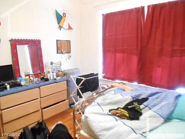 Building Photo - No Brokers Fee, Large Apartment in brighton, Heat, Hot Water Included, Eat-in Kitchen, Porch, Par...