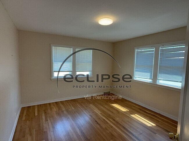 Building Photo - 1250 Orchard Ave