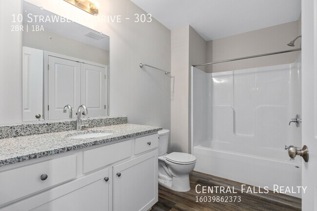 Building Photo - 10 Strawberry Dr