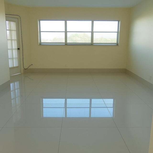 Building Photo - 3590 Via Poinciana