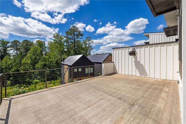 Building Photo - 10900 Serenbe Ln