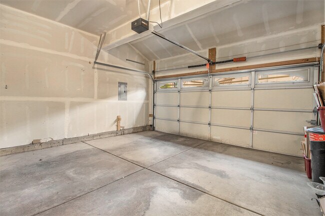 Building Photo - 13833 E Tufts Pl