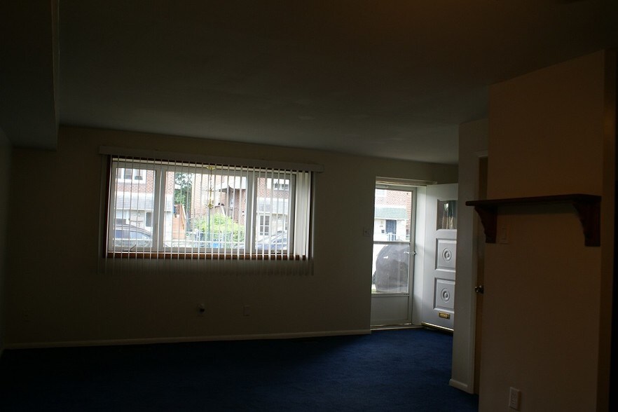Living Room - 2141 Benson St