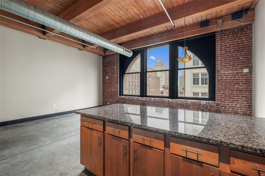 Building Photo - 1114 Lucas Ave