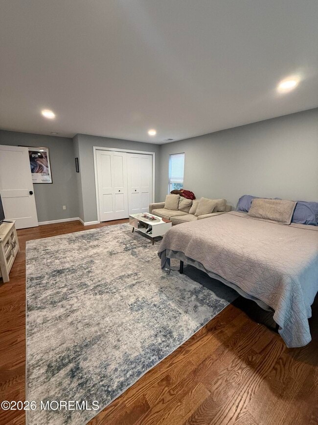 Building Photo - 591 Vernon St