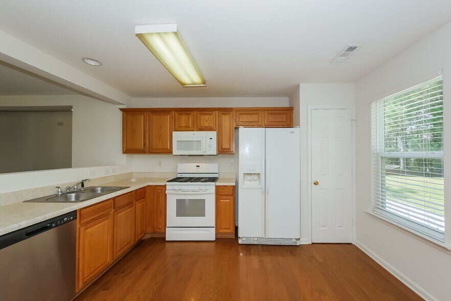 Building Photo - 154 Paxton Pl