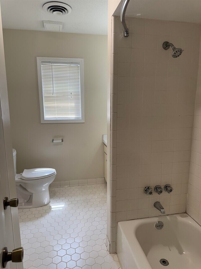Building Photo - 5659 Hinton Pl